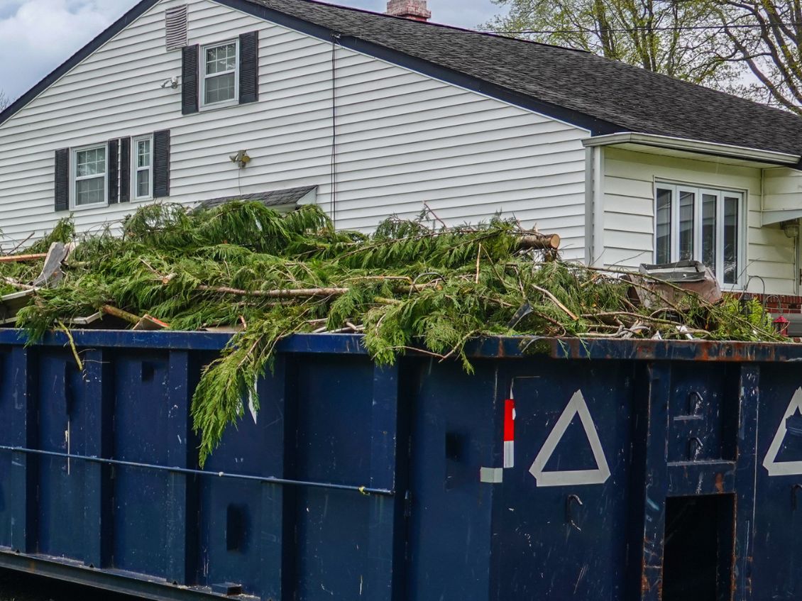 3 Benefits of Renting a Dumpster for a Holiday Party